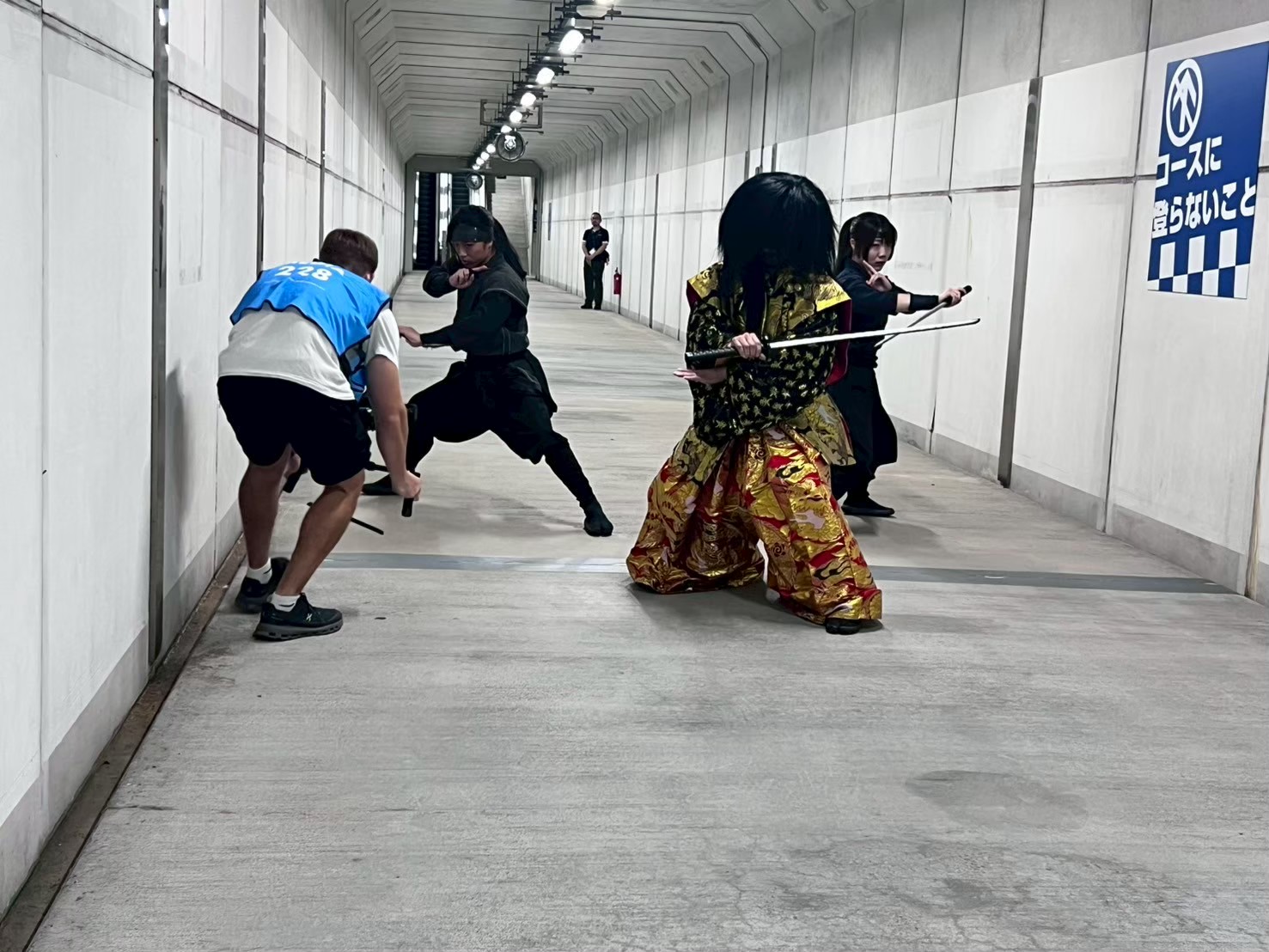 鈴鹿サーキット地下通路での忍者ショー撮影