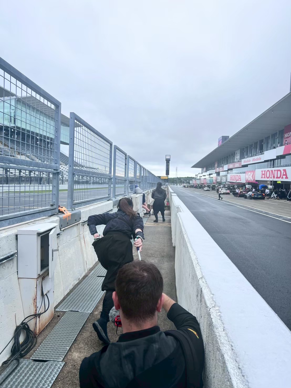 海外VIPイベント演出｜レーシングカーを背景にした忍者ショー Suzuka 1000km